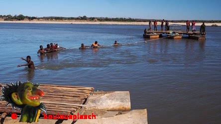 traversée rivière Malgache